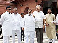 Video : Telangana: Seven Congress MPs quit, four central ministers climb down