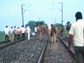 Videos : बिहार : गया में नक्सलियों ने रेलवे ट्रैक को उड़ाया
