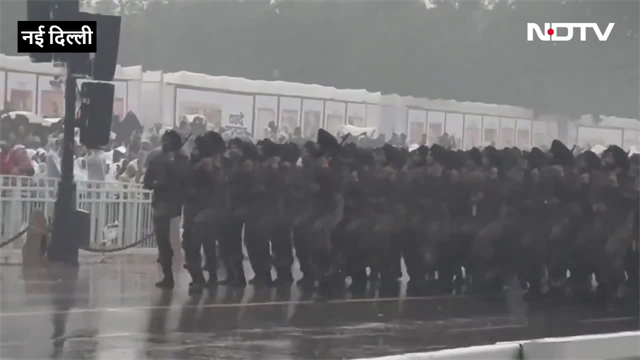दिल्ली का आसमान भी दे रहा सलामी, जब गणतंत्र दिवस रिहर्सल परेड के लिए निकली भैरव बटालियन