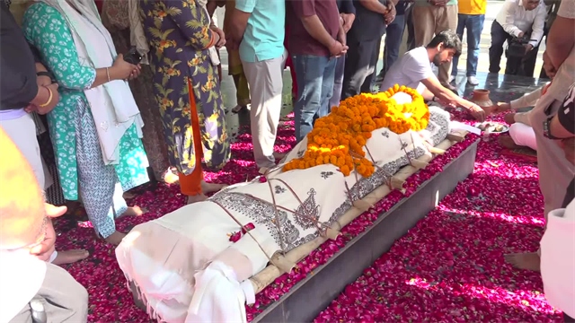 पंचतत्व में विलीन हरीश राणा, अंतिम विदाई में हर कोई रो पड़ा, देखें VIDEO