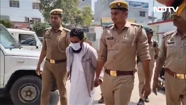 योगी की मां को अपशब्द कहने वाले मौलाना की बिगड़ी चाल, लंगड़ाते हुए मांगी माफी