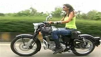 Video : Anushka gives tips to biker babes