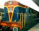 Videos : 15-bogy train for Mumbai?