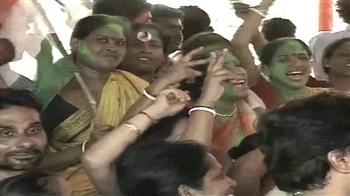 Mamata wins Bengal civic polls, demands early elections Mamata wins Bengal civic polls, demands early elections