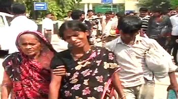 बेबस बाप, हड़ताल ने ली जान