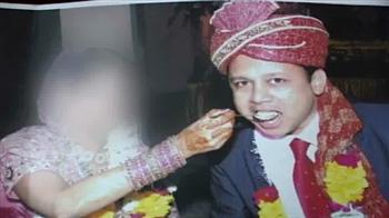 दहेज के लिए पत्नी को सताया