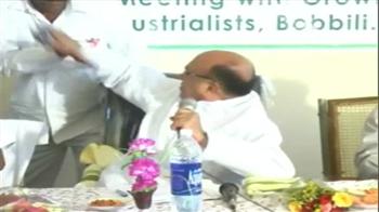 Andhra minister slaps assistant