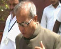 Videos : Pranab asks banks to cut rates to spur economy
