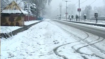 First snowfall of the season in Kashmir