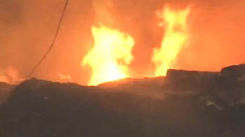 मथुरा में पटाखे से फैक्ट्री में लगी आग