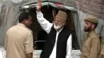 Video : J&K: Hurriyat leader Syed Ali Shah Geelani arrested