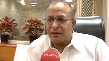 Jaipal Reddy defends 700-crore bailout for Emaar
