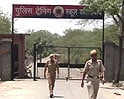 Videos : Munna Bhai in Delhi Police