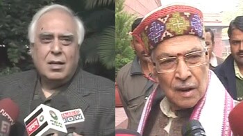 Video : 2G inquiry: BJP threatens action, Sibal retaliates