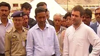 Video : Rahul Gandhi visits Leh, meets flood victims
