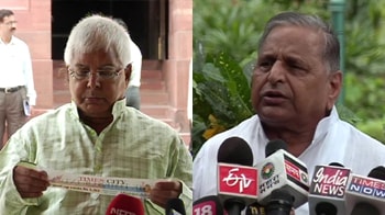 Video : Cong let off Narendra Modi for N-Bill: Lalu, Mulayam