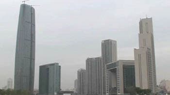 Video : China builds skyscrapers, workers have nowhere to live