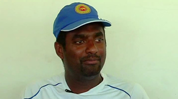 Muralitharan defends captain Sangakkara