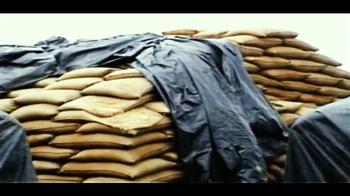 भूखमरी में आटा गीला