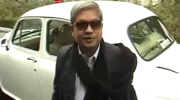 Kashmir interlocutors meet youth in Srinagar jail