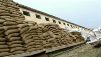 सड़ता अनाज, मरते लोग