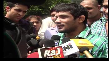 Video : Sports Minister insults Sushil Kumar's coach