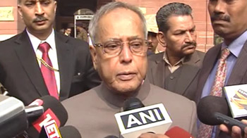 Food inflation 'unacceptable', Pranab calls meet