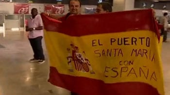 Video : Spain fans nab last flights to S Africa for final