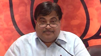 Cong govt behind CWG corruption, says Gadkari
