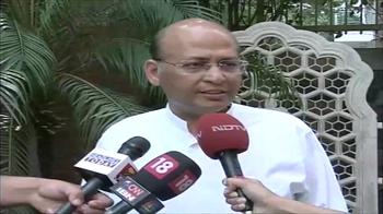 Hafiz-Pillai comparison ridiculous: Congress