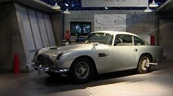 Video : Bond's Aston Martin to go under hammer