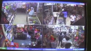 कैमरे में कैद मारपीट कैमरे में कैद मारपीट