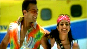 Glamour Show: If Salman is single so is Katrina