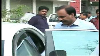 येदियुरप्पा से मिले रेड्डी