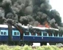 Videos : बिहटा में आगजनी, ट्रेन जलाई