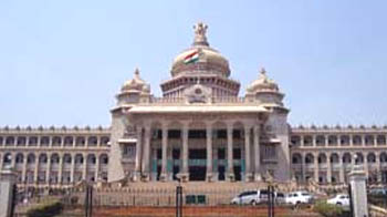 Karnataka crisis: What next for Congress?