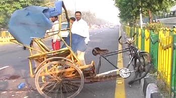 Videos : टूरिस्ट बस-रिक्शे में टक्कर