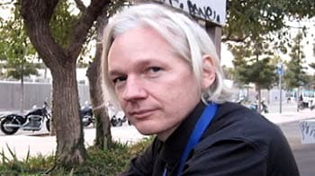 Video : WikiLeaks founder Julian Assange arrested in UK