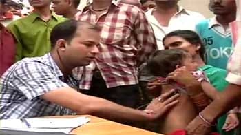 Video : 1200 Safdarjung doctors strike work; makeshift OPD set up