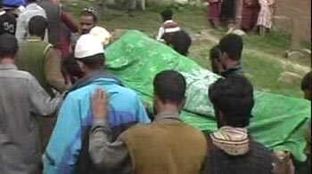 Video : Jammu And Kashmir: Zareena, 19, & mother killed by militants