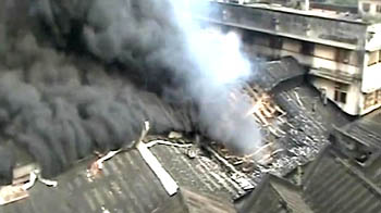 मुंबई की कपड़ा फैक्टरी में आग मुंबई की कपड़ा फैक्टरी में आग