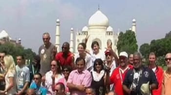 Video : CWG athletes visit the Taj Mahal