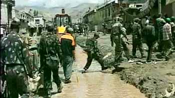 Leh flash floods: 33 soldiers swept away to PoK, Pak help sought