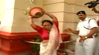 विधान सभा में दूसरे दिन भी हंगामा