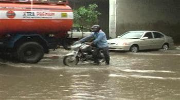 Videos : झील बनी राजधानी, बारिश का कहर