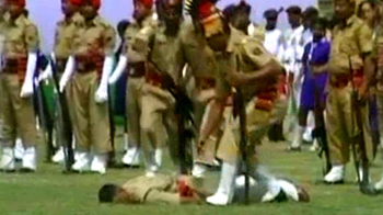 गुवाहाटी में परेड के दौरान जवान बेहोश गुवाहाटी में परेड के दौरान जवान बेहोश