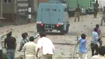 Kashmir: 4 killed, Centre to send more forces