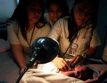 Video : Newborn baby found alive in Manila airport garbage