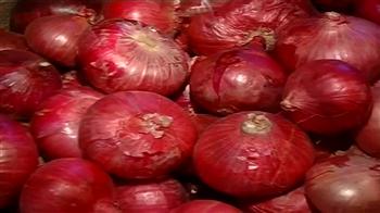 Wholesale onion prices drop, retail still high