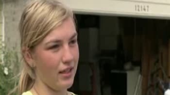 Video : Teen hit by lightening while washing family car
